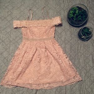 Good quality Francesca’s blush prink dress.